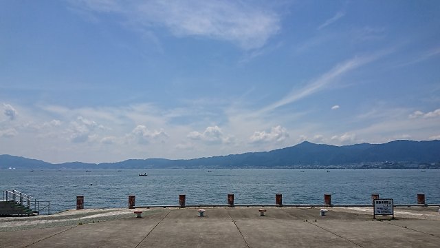 琵琶湖の湖畔